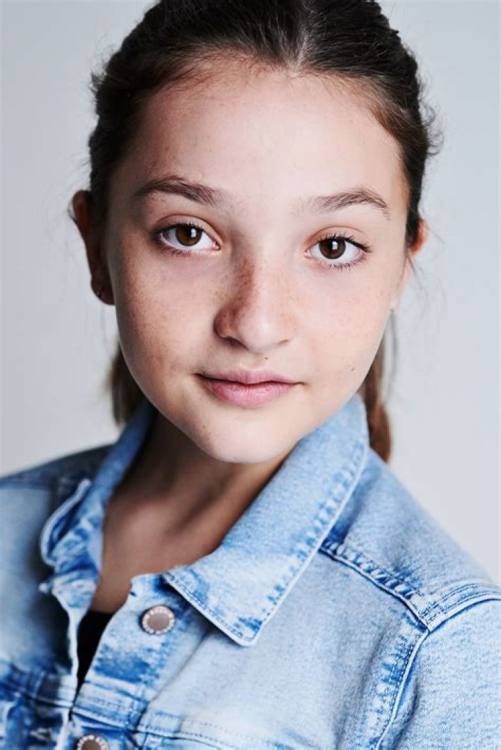Anya McKenna-Bruce Adult Material: Age, Instagram, Parents, Birthday, Wiki, Bio