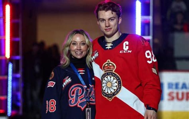 Blakeny Perry (Corey Perry Wife) Wiki, Bio, Age, Height, Weight, Husband, Family, Net Worth, Facts