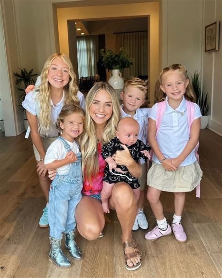 Brooke Henderson Age, Height, Parents, Siblings, Engaged, Children, Instagram