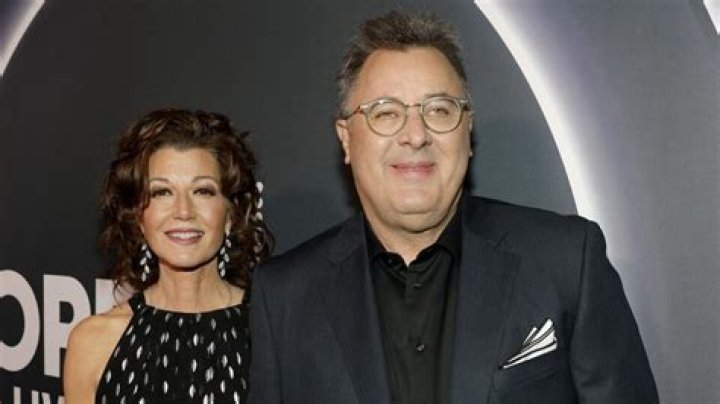 Is Vince Gill Married? Who is his wife? Daughter, age, height, bio