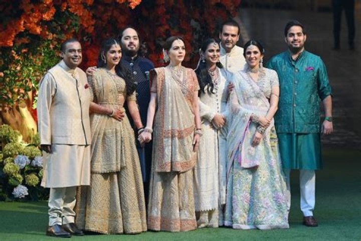 Isha Ambani- Bio, Age, Height, Net Worth, Husband, Marriage, Career
