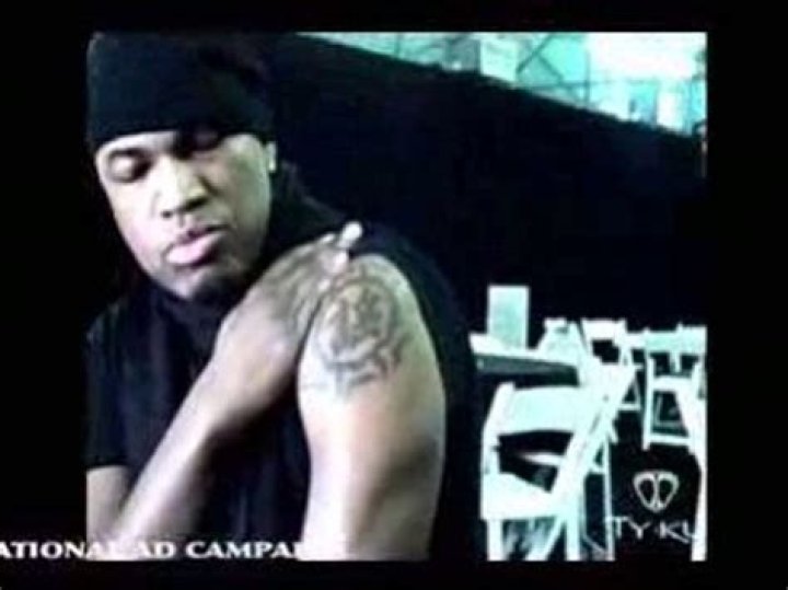Jadakiss: Girlfriend, net worth, tattoos, smoking & body facts