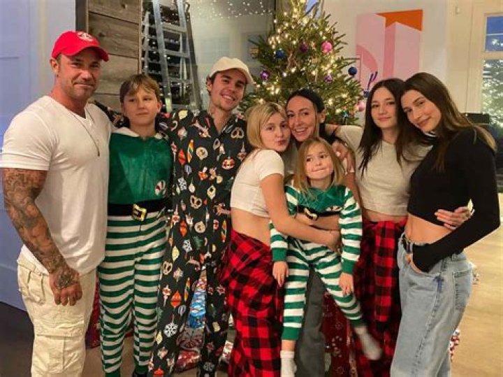 Jaxon Bieber Bio: Age, Siblings, Parents & Pictures