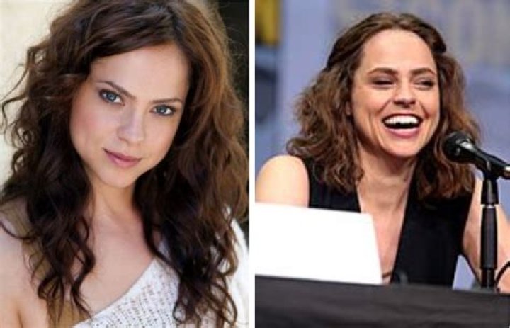 Kristina Dourif Bio, Wiki, Age, Height, Family, Husband, Sister: Fiona Dourif and Net Worth.