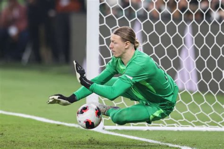 Lucas Lavallée Wikipedia & Age, How Old Tall Is PSG Goalkeeper