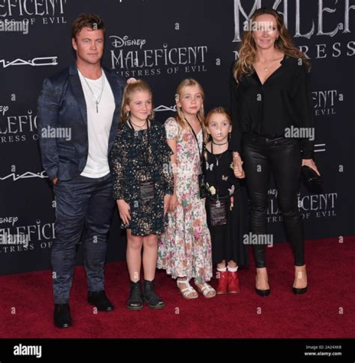Zach Aldridge Bio-Wiki, Age, Height, Education, WCCB, Net Worth, Salary and Wife